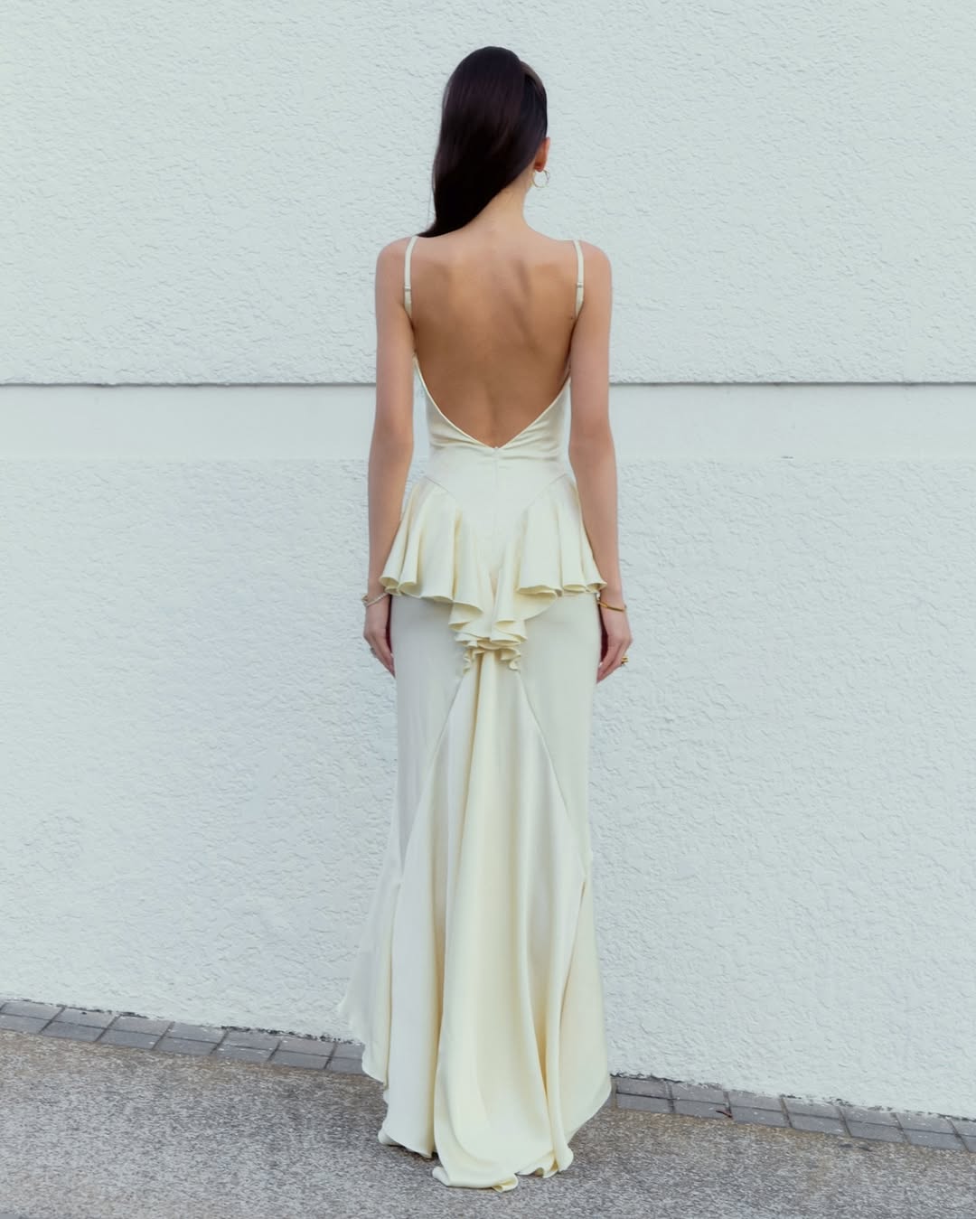 Deform_OFFICIAL - Timeless ruffle dress