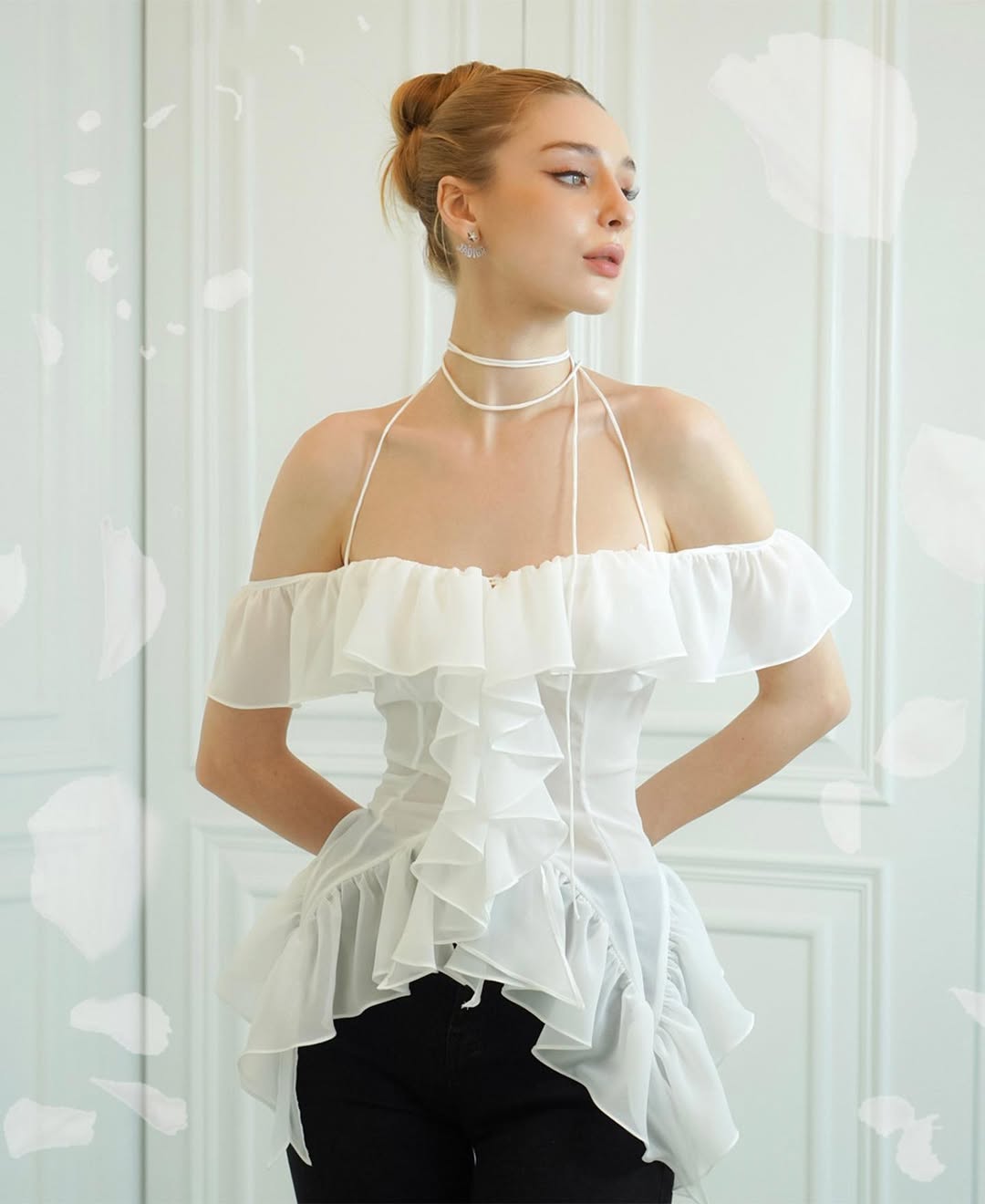 Deform_official - White chiffon layer top