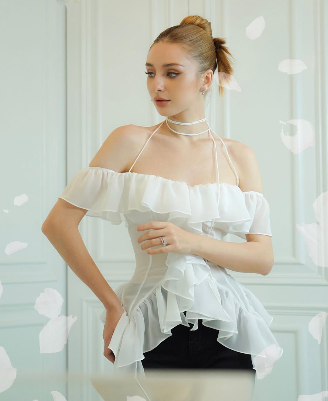 Deform_official - White chiffon layer top