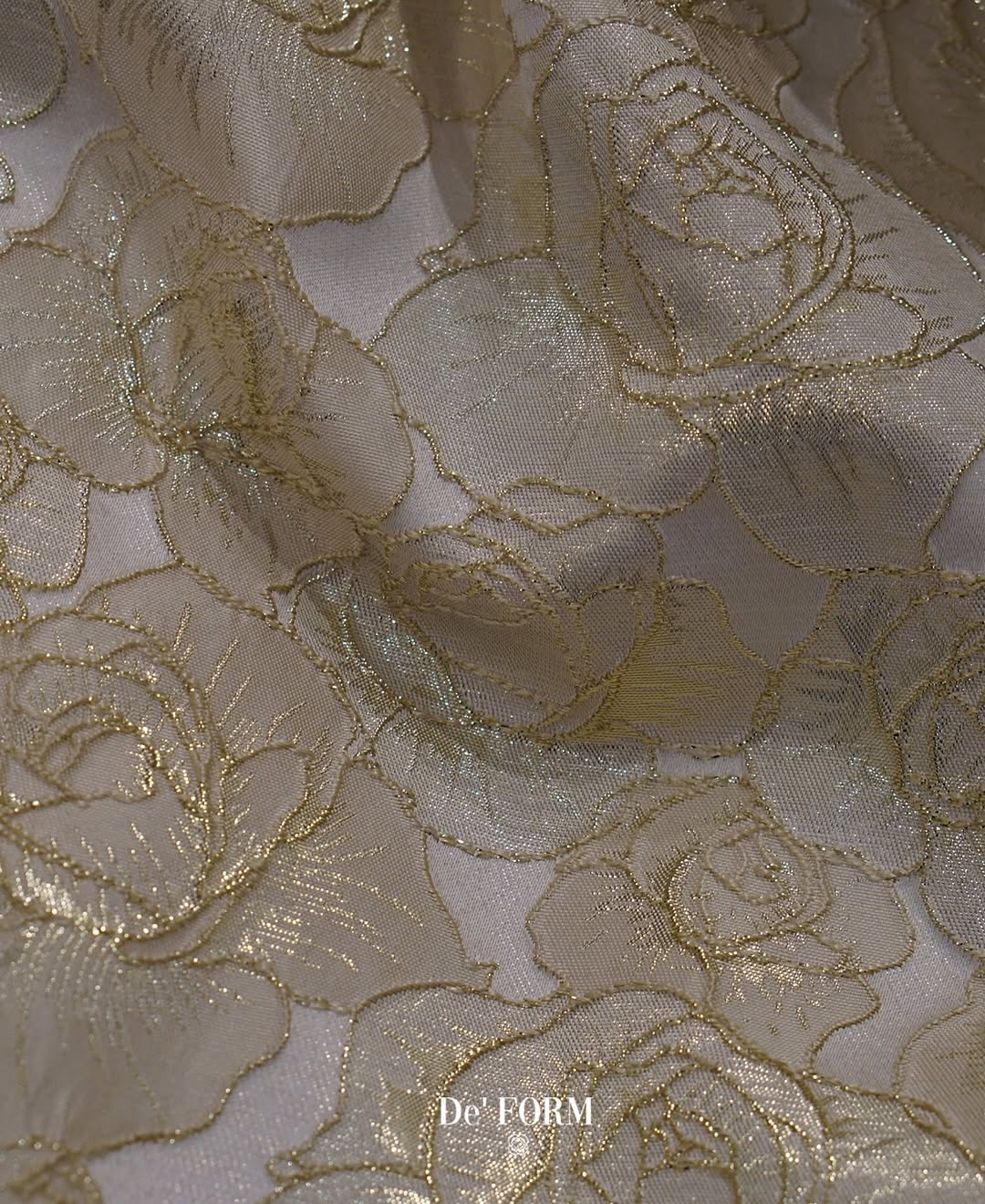 Deform_official - Gold Rose jacquard patterned