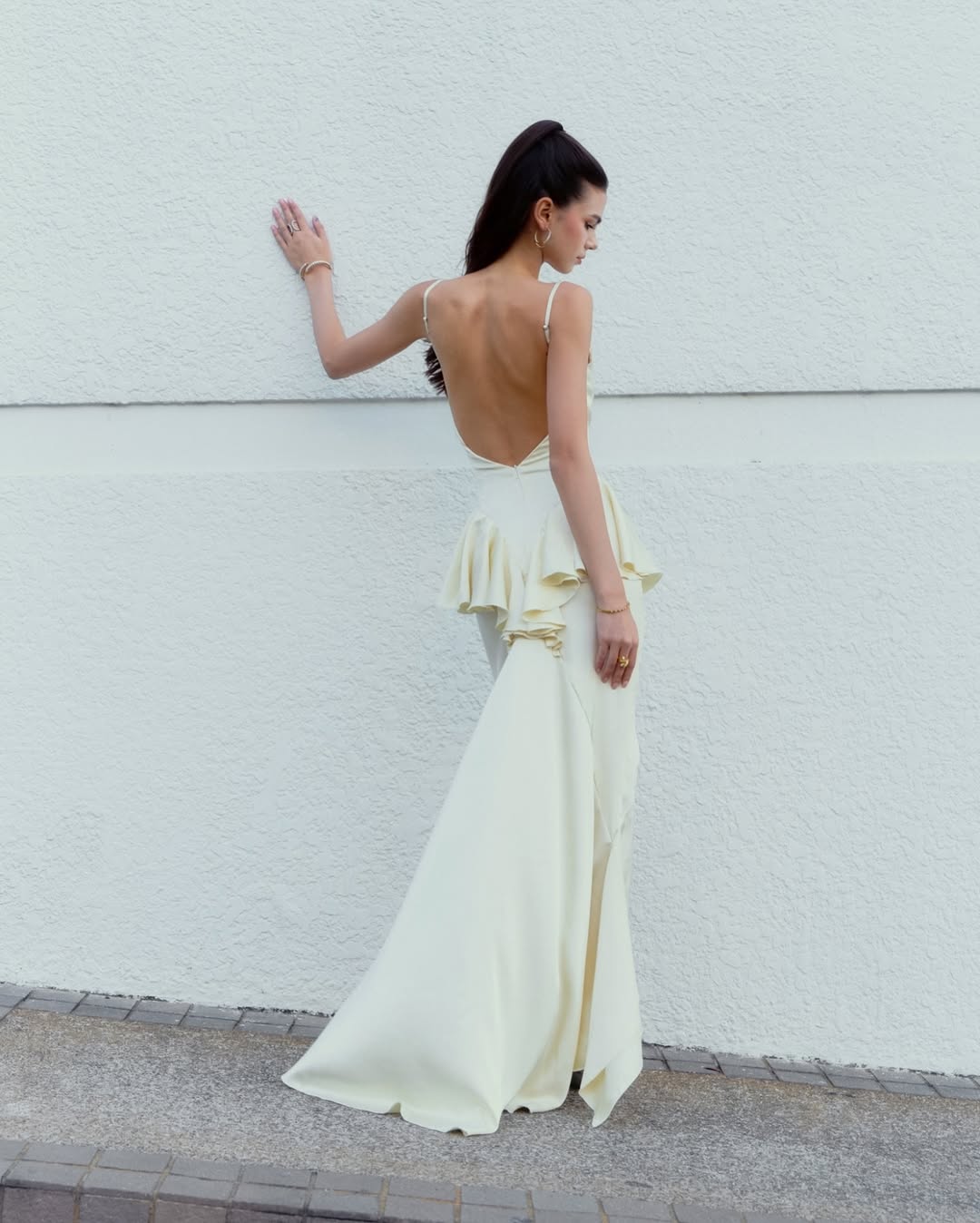 Deform_OFFICIAL - Timeless ruffle dress