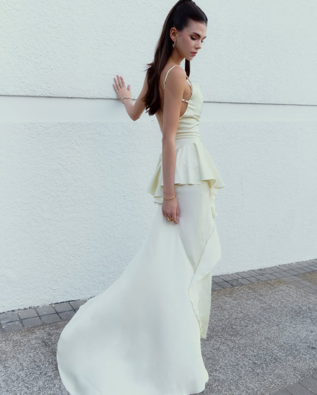 Deform_OFFICIAL - Timeless ruffle dress