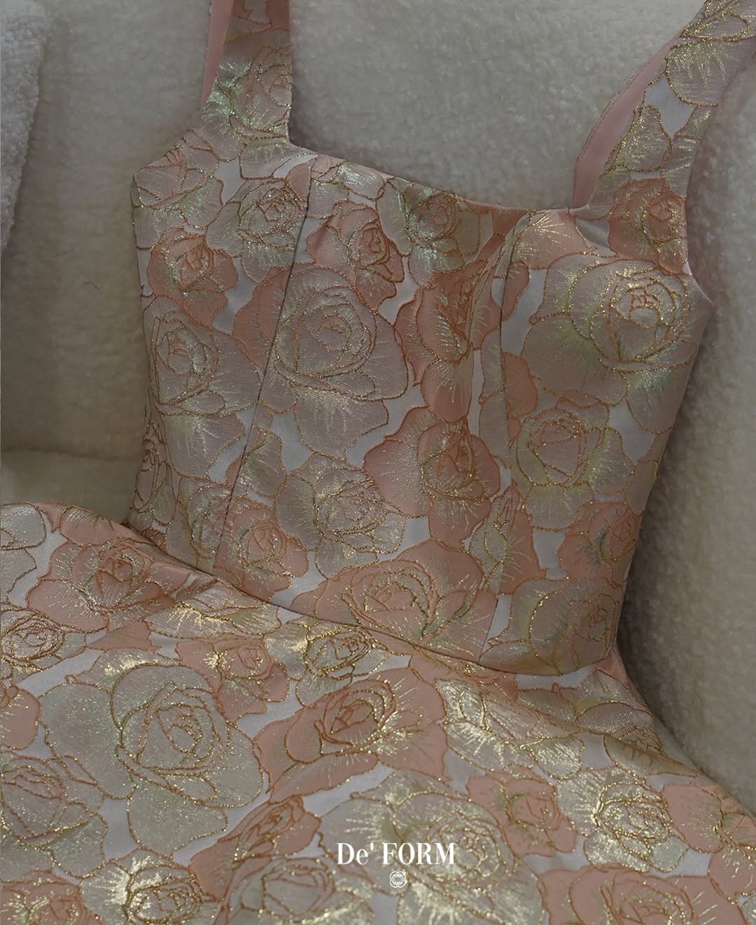 Deform_official - Pink Rose jacquard patterned