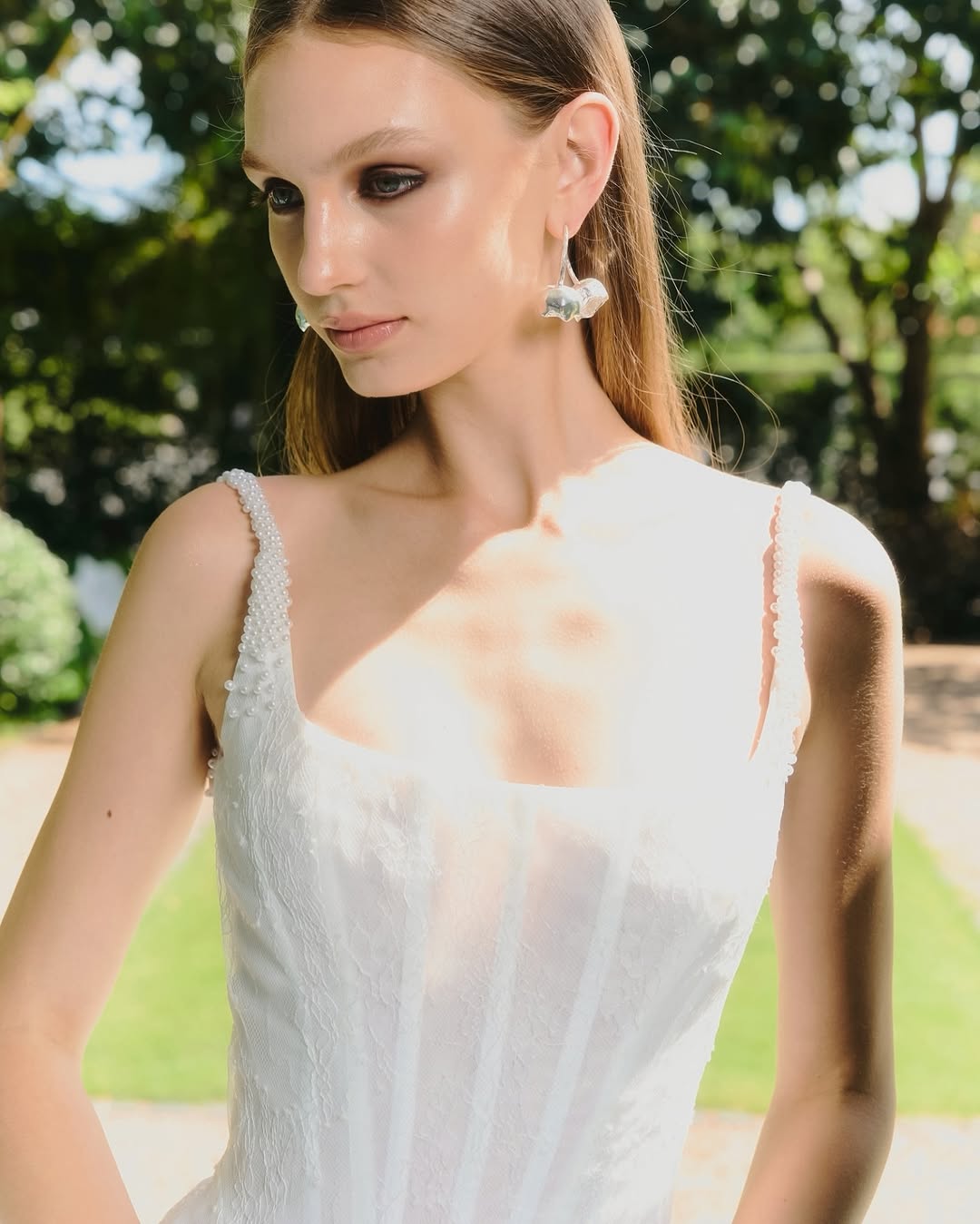 Deform_official - Hourglass lace dress