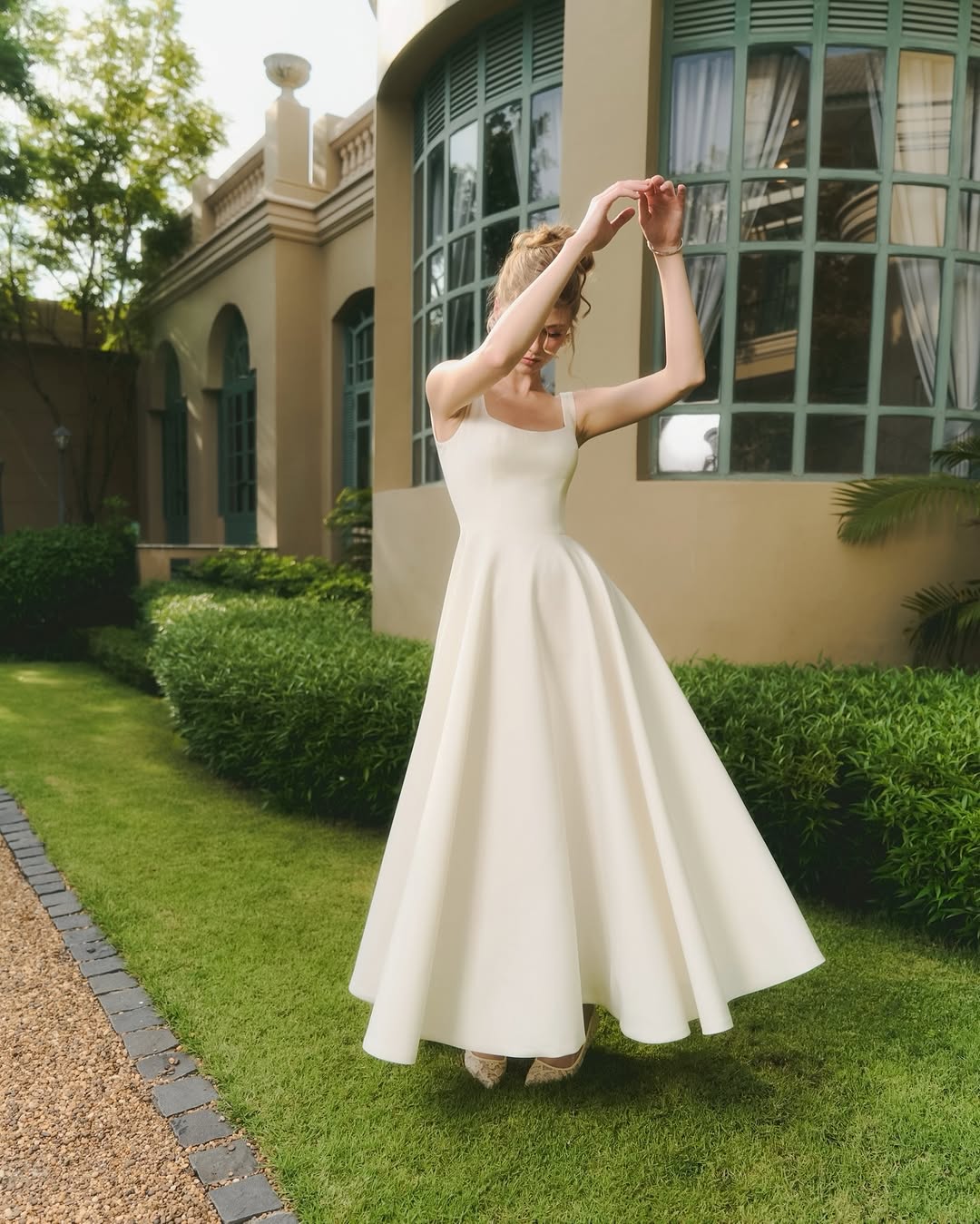 Deform_official - basic full circular dress